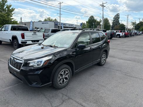 Used 2020 Subaru Forester Premium AWD/4WD image 8