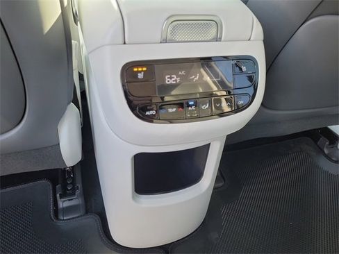 New 2026 Hyundai Ioniq 9 SEL image 18