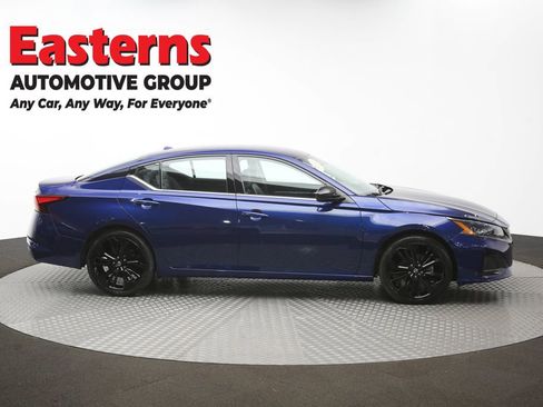 Used 2023 Nissan Altima 2.5 SR FWD image 44