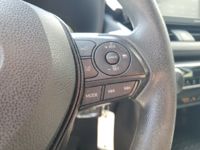 Used 2021 Toyota RAV4 LE FWD image 19
