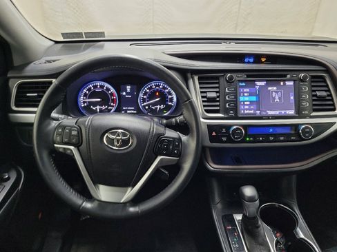 Used 2014 Toyota Highlander Limited AWD/4WD image 22