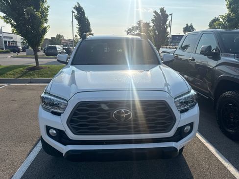 Used 2021 Toyota Tacoma TRD Off-Road w/ Technology Package AWD/4WD image 5