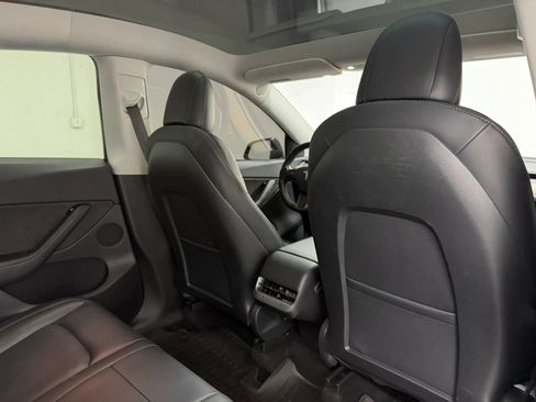 Used 2021 Tesla Model Y Long Range AWD/4WD image 13