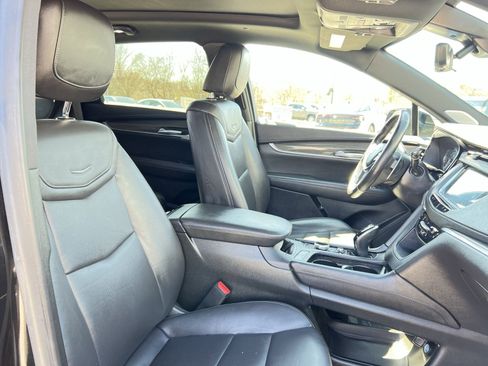 Used 2023 Cadillac XT5 Sportv w/ Technology Package image 27