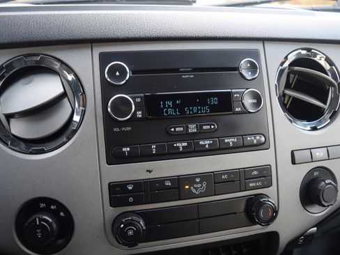 Used 2016 Ford F250 XLT w/ Camper Package image 10