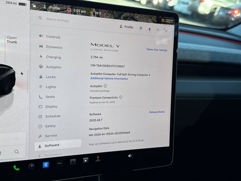 Used 2026 Tesla Model Y 2WD image 32