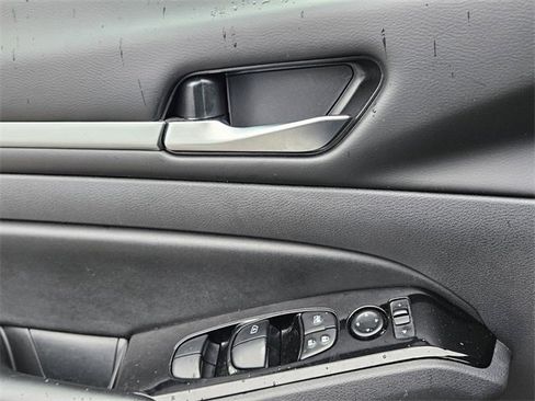 Used 2024 Nissan Altima 2.5 SR image 30