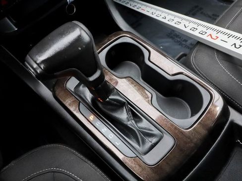 Used 2020 GMC Canyon SLE image 10