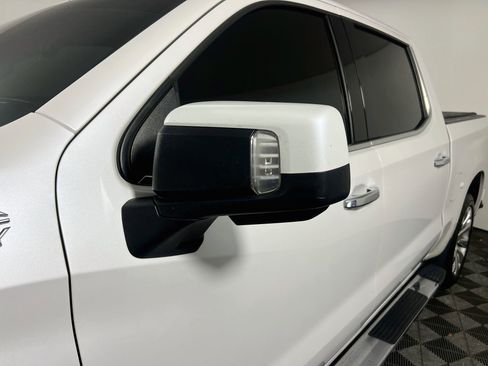 Used 2020 Chevrolet Silverado 1500 High Country w/ Technology Package AWD/4WD image 12
