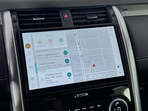 Used 2023 Land Rover Discovery Metropolitan Edition image 16