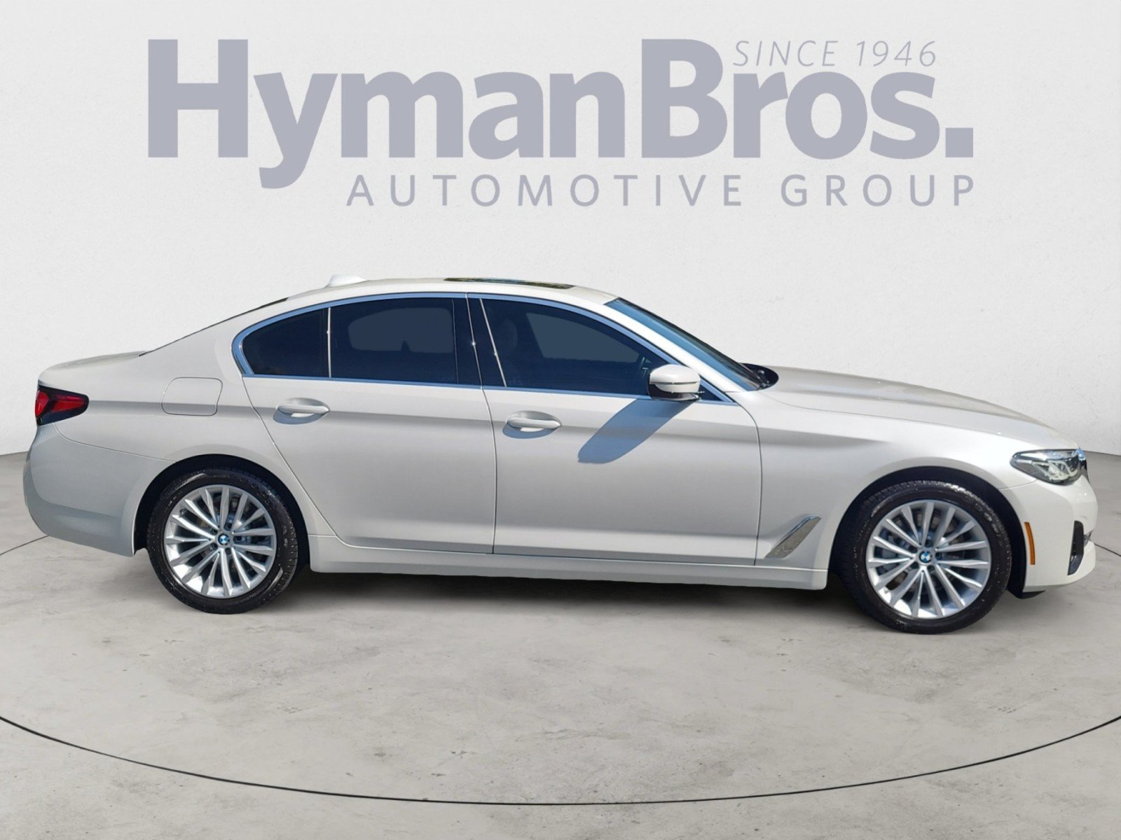 Used 2022 BMW 530i xDrive w/ M Sport Package AWD/4WD image 2