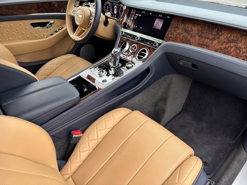 Certified 2022 Bentley Continental GT image 3