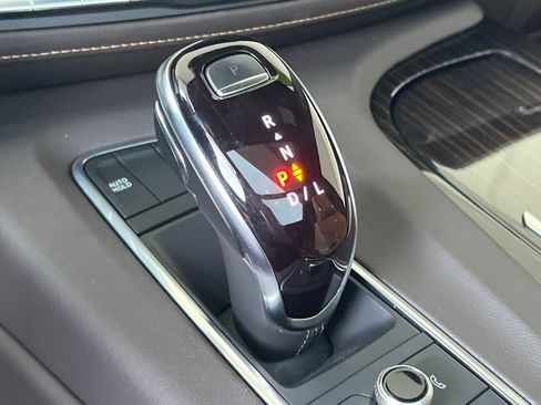 Certified 2021 Cadillac Escalade ESV Sport AWD/4WD image 24