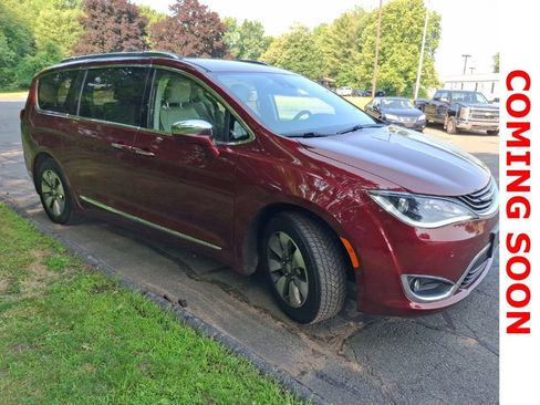 Used 2017 Chrysler Pacifica Platinum FWD image 4