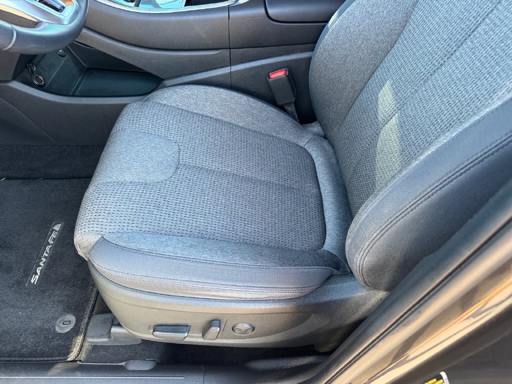 Used 2023 Hyundai Santa Fe SEL FWD image 8