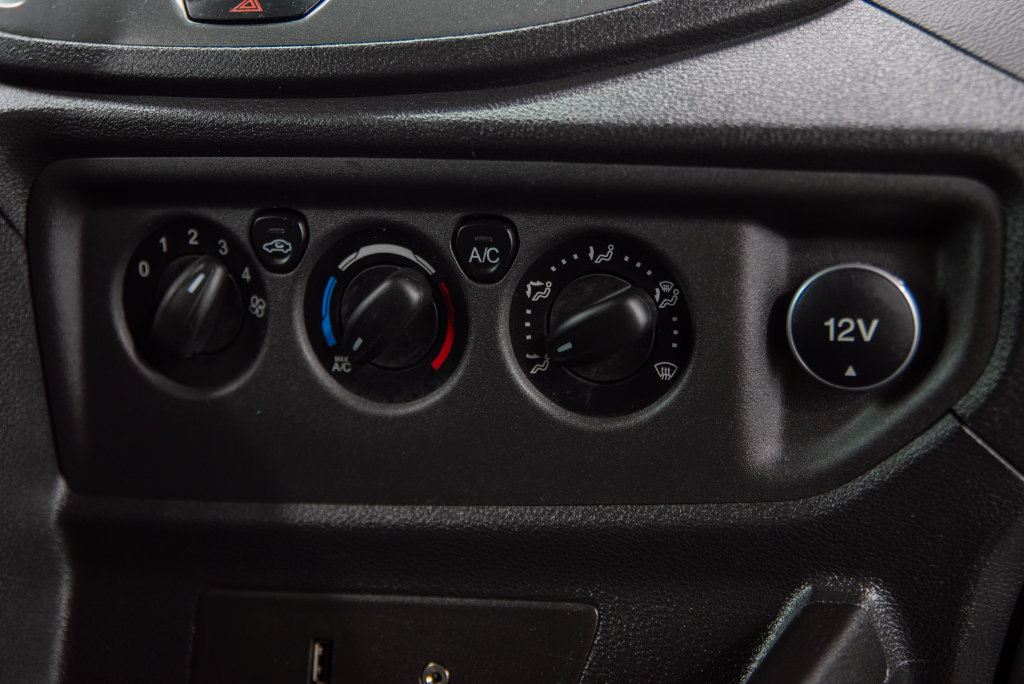 Used 2016 Ford Transit 150 XL RWD image 23