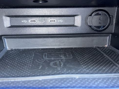 Used 2024 Volkswagen Tiguan SE image 16