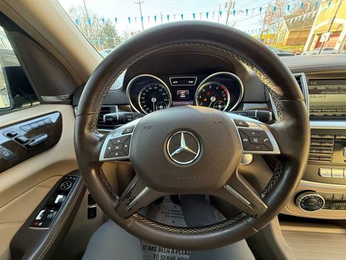 Used 2015 Mercedes-Benz GL 450 4MATIC image 27