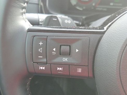 Used 2025 Nissan Pathfinder Platinum FWD image 19