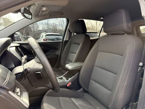 Used 2022 GMC Terrain SLE w/ Elevation Edition image 6