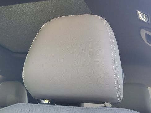 Used 2025 Volkswagen Atlas Cross Sport SEL AWD/4WD image 7