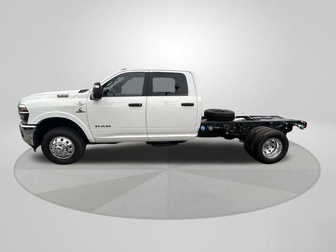 New 2025 RAM 3500 Big Horn image 4
