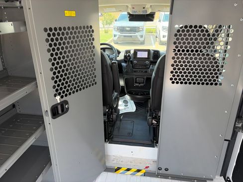 Used 2025 RAM ProMaster 2500 w/ Convenience Group FWD image 17