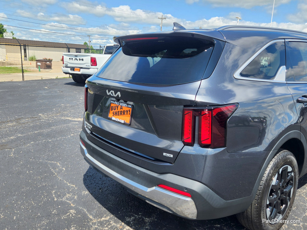 Used 2024 Kia Sorento S AWD/4WD image 11
