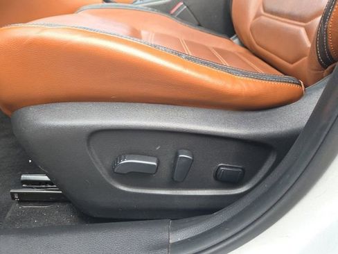 Used 2018 Nissan Rogue SL w/ Premium Package image 19