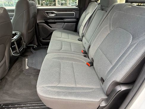 Used 2022 RAM 1500 Big Horn AWD/4WD image 32