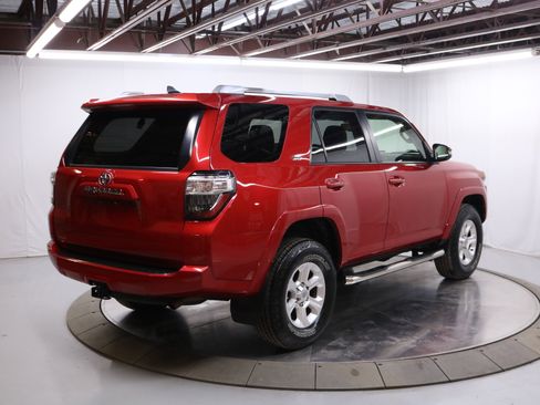 Used 2016 Toyota 4Runner SR5 image 7