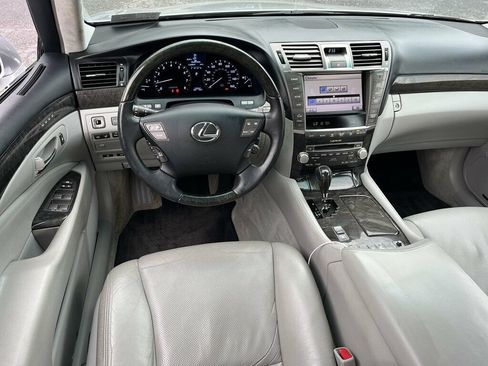 Used 2011 Lexus LS 460 L w/ Luxury Pkg AWD/4WD image 28