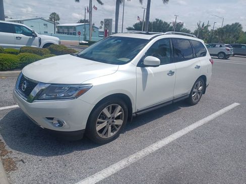Used 2016 Nissan Pathfinder Platinum image 1