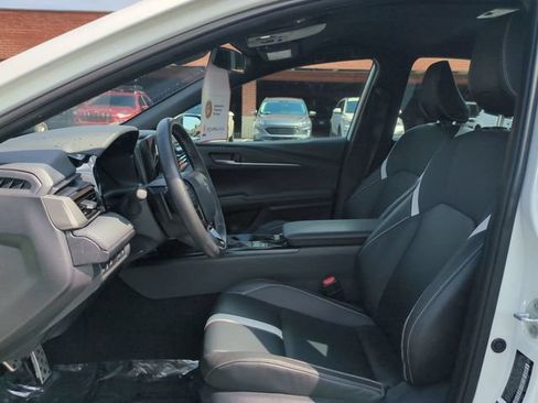 Used 2025 Toyota Camry SE FWD image 11