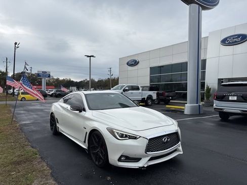 Used 2017 INFINITI Q60 Red Sport 400 image 4