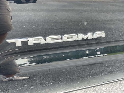 Used 2016 Toyota Tacoma TRD Off-Road w/ Towing Package AWD/4WD image 8