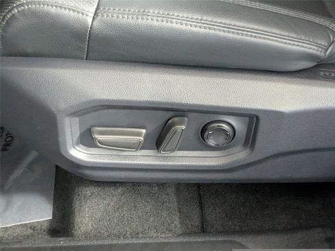 Used 2025 Toyota Tundra Limited image 13