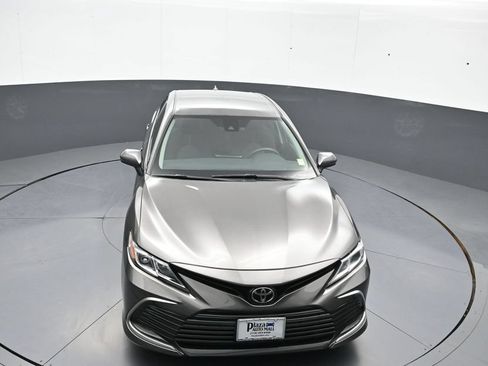 Used 2021 Toyota Camry LE AWD/4WD image 33