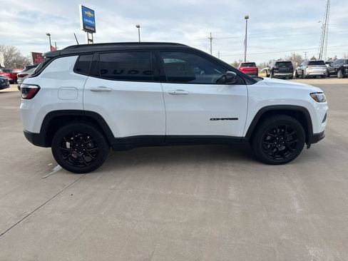 Used 2023 Jeep Compass Altitude image 5