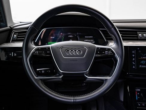 Used 2021 Audi e-tron Premium Plus w/ Premium Plus Package image 42