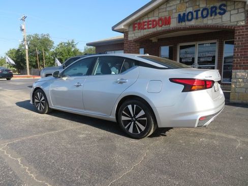 Used 2020 Nissan Altima 2.5 SL FWD image 7