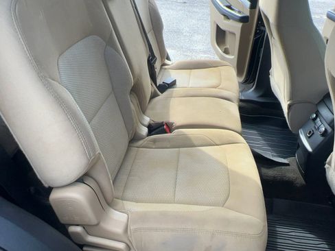 Used 2017 Ford Explorer XLT FWD image 21