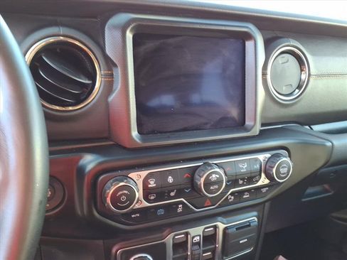 Used 2021 Jeep Wrangler Unlimited Sahara 4xe image 10