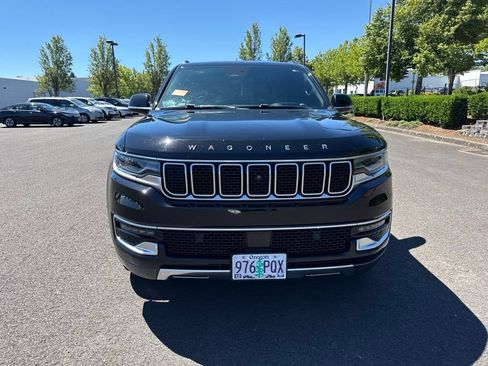Used 2022 Jeep Wagoneer Series III w/ Rear Seat Entertainment Group AWD/4WD image 2