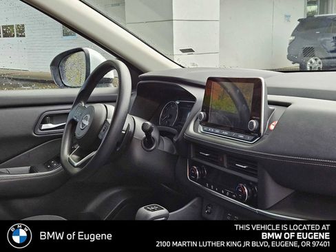 Used 2024 Nissan Rogue SV image 11