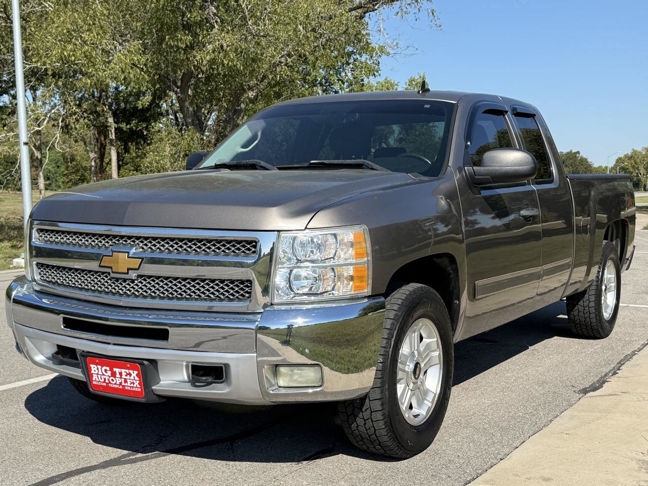 Used 2012 Chevrolet Silverado 1500 LT w/ All-Star Edition AWD/4WD image 4