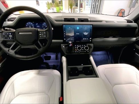 New 2026 Land Rover Defender 110 X-Dynamic SE image 5