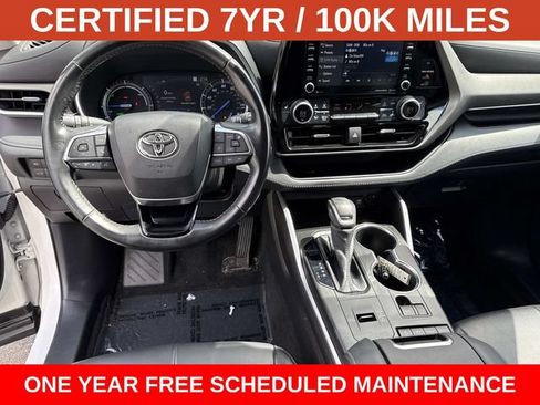 Used 2021 Toyota Highlander XLE AWD/4WD image 18