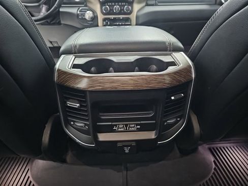 Used 2020 RAM 1500 Laramie w/ Off Road Group AWD/4WD image 38