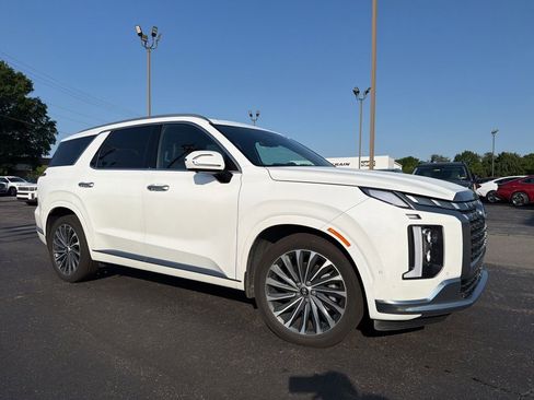 Used 2023 Hyundai Palisade Calligraphy AWD/4WD image 2